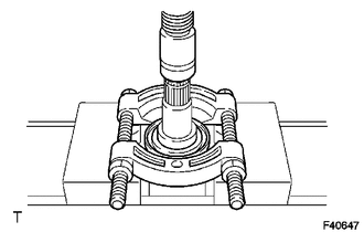 F040647
